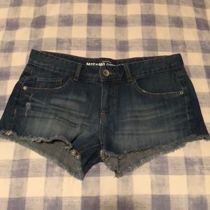 Cut off jean shorts